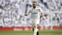 8. Dani Carvajal - Bermain baik satu musim penuh bersama Bayern Leverkusen. hal tersebut membuat Real Madrid kembali memanggil kembali si anak hilang. (AFP/Gabriel Bouys)