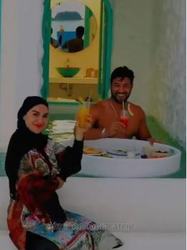 7 Momen Liburan Irish Bella dan Ammar Zoni di Labuan Bajo, Romantis