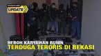 Perburuan dan penangkapan terhadap terduga teroris di Tanah Air, hingga kini terus berlangsung. Perkembangan terbaru, Tim Detasemen Khusus atau Densus 88 Antiteror Polri meringkus DE. Terduga teroris berusia 27 tahun itu ditangkap di kawasan Jalan Bu...