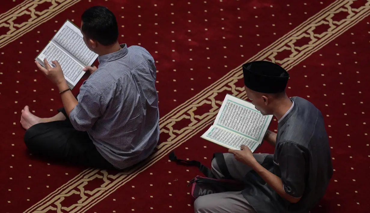 Hari ini, Sabtu 1 Maret 2025 menjadi awal masuknya bulan suci Ramadan 1446 Hijriah. (BAY ISMOYO/AFP)