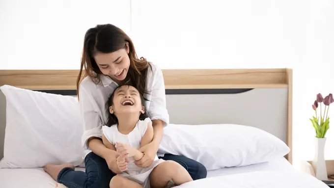 Seru-seruan bareng Si Kecil ala Mama Muda Hits Masa Kini, Modal Smartphone Aja!