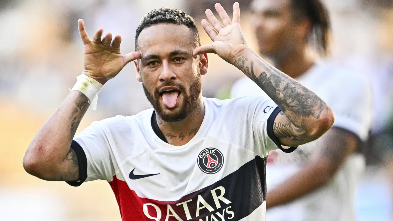 Penyerang Paris Saint-Germain (PSG), Neymar.