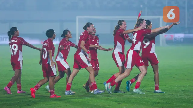 Foto: Isa Warps Tampil Spartan, Sang Pahlawan Kemenangan Timnas Indonesia Putri vs Kirgistan