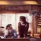 Takeru Satoh dan Ryunosuke Kamiki di film adaptasi manga Bakuman.