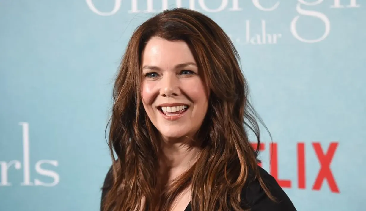 Sudah berkepala lima, Lauren Graham pun masih belum miliki keinginan untuk menikah. Meski demikian ia mengencancani Peter Krause dari tahun 2010. (BRITTA PEDERSEN / ZB / AFP)