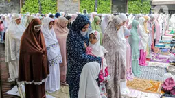 Gedung Pimpinan Pusat (PP) Muhammadiyah, Menteng, Jakarta Pusat menjadi salah satu tempat penyelenggaraan Sholat Ied pada Jumat (21/4/2023) ini. (Liputan6.com/Faizal Fanani)