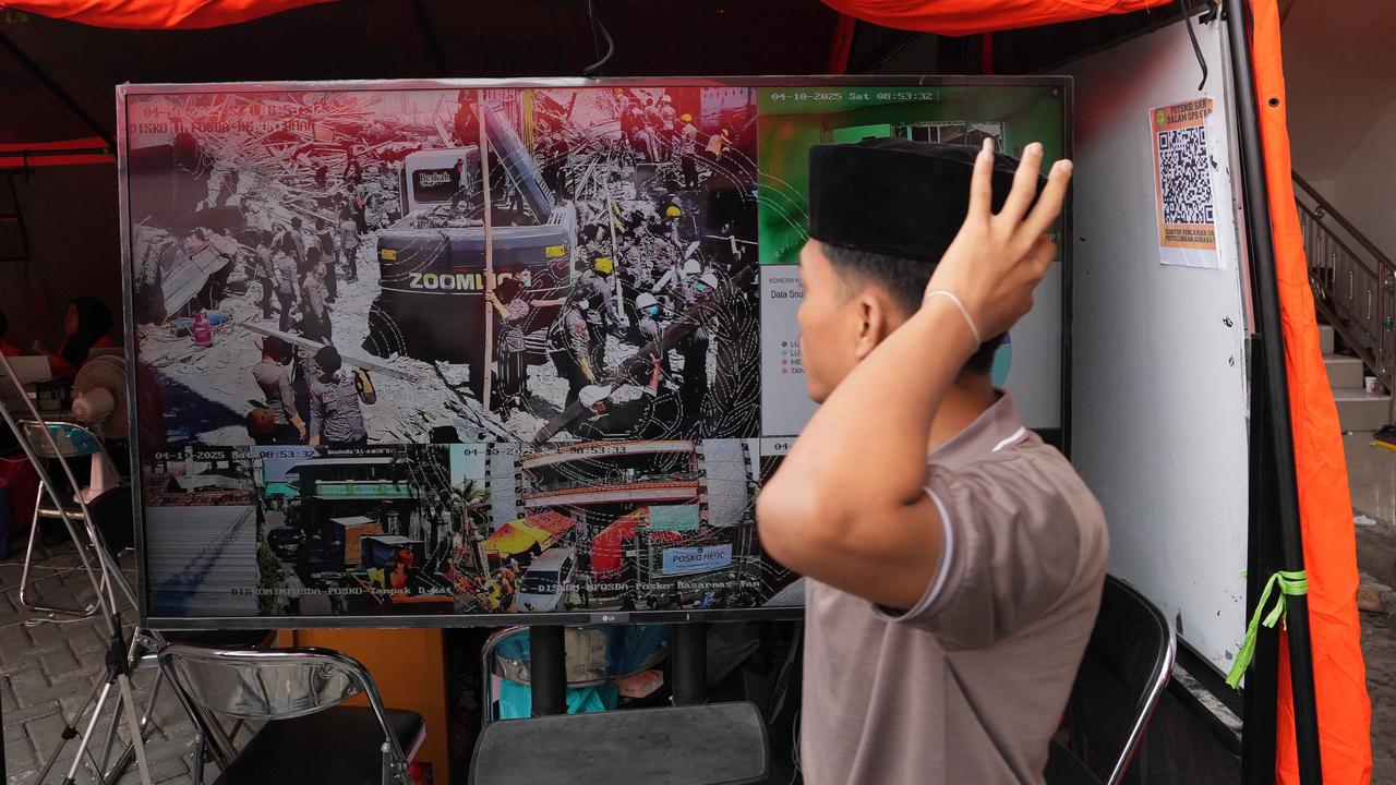 Tim SAR Gabungan Terus Cari Korban Hilang Reruntuhan Bangunan Ponpes Al Khoziny Sidoarjo