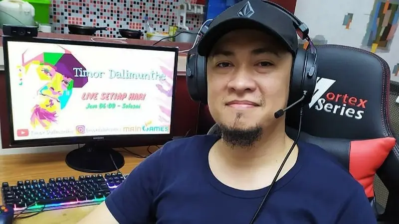 Timor Dalimunthe, seorang streamer game yang bisa meraub ratusan juga dengan live di Facebook Gaming.