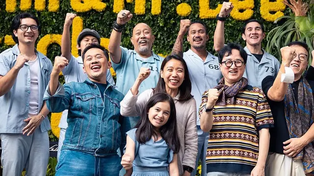 Tembus 1 Juta Penonton, Ini Potret Kompak Pemain Film Miracle In Cell No. 7