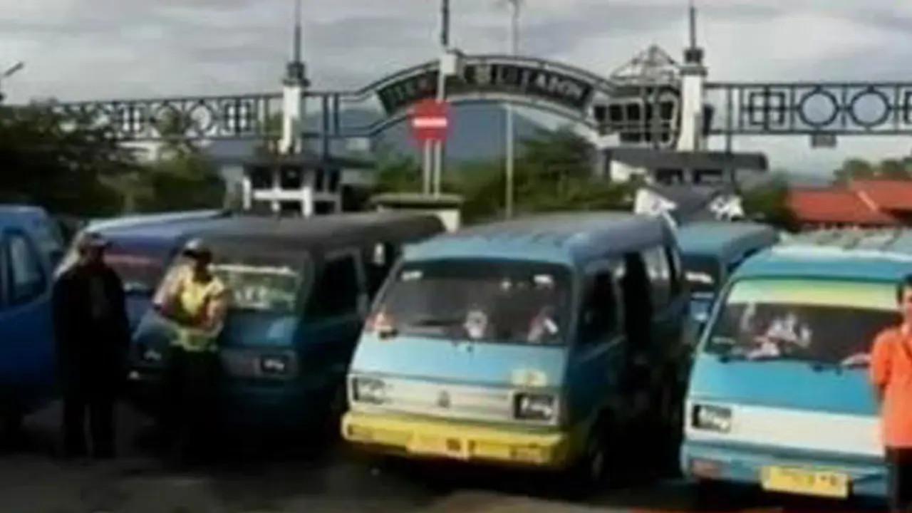 Protes Sopir Angkot Bogor