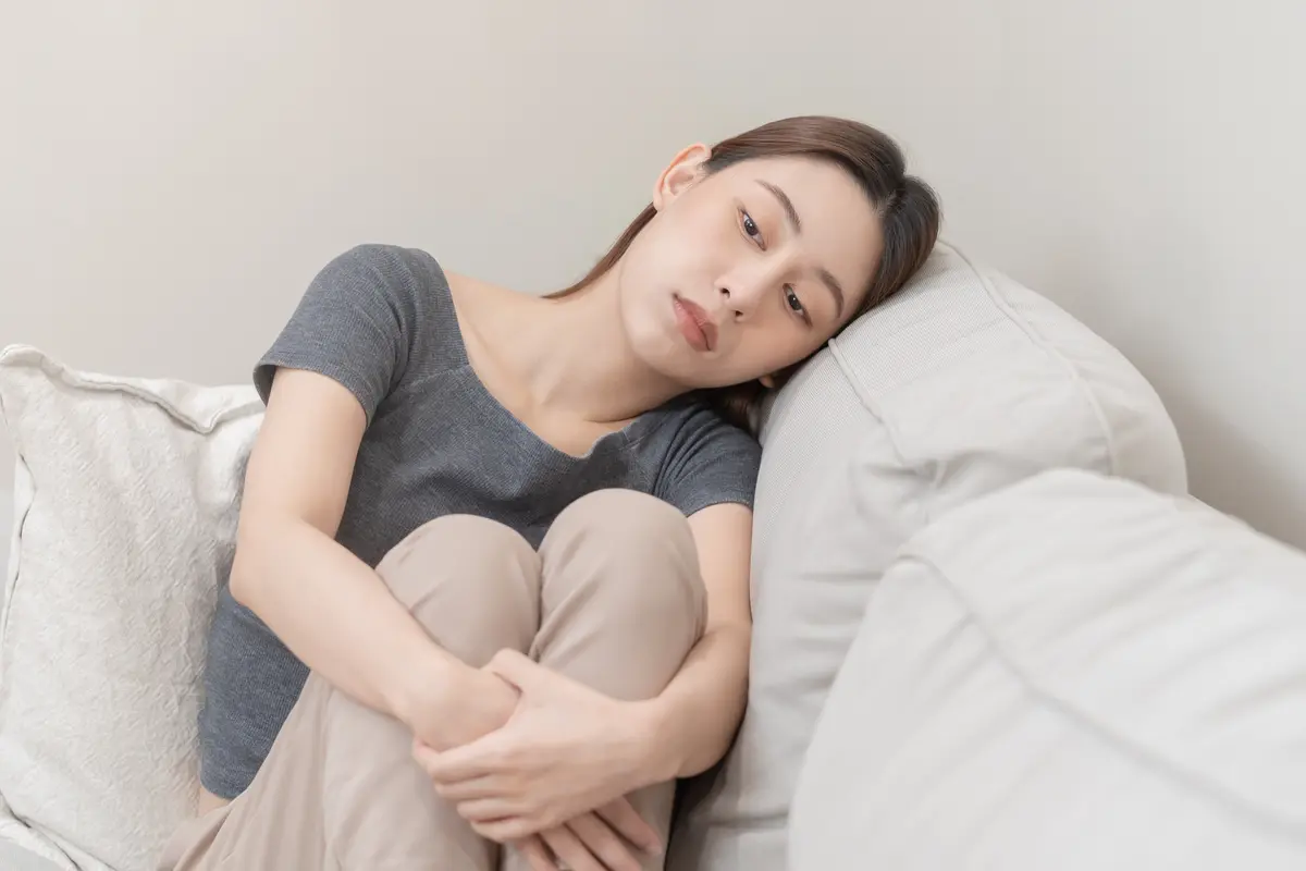 wanita april patah hati