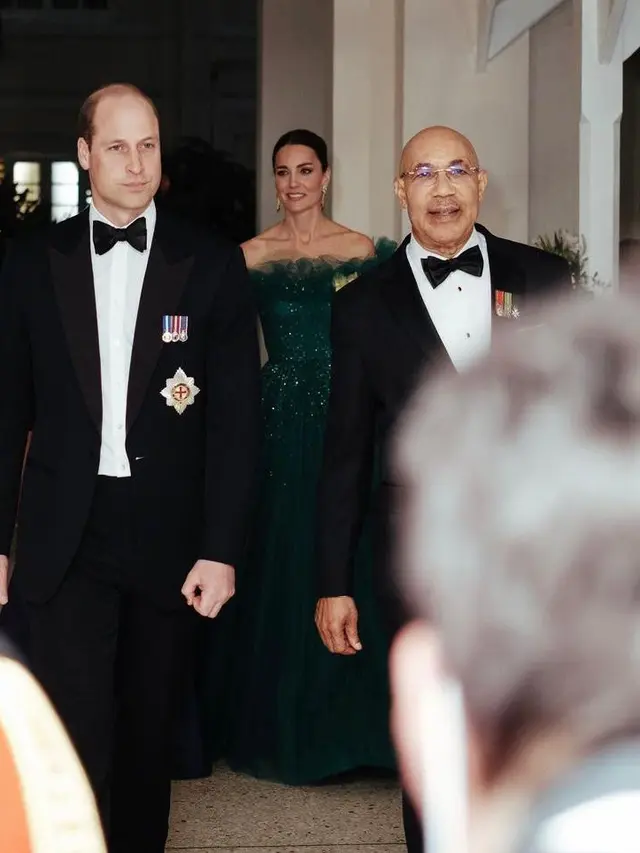 Tampilan Elegan Kate Middleton Berbalut Gaun Hijau dan Perhiasan Zamrud di Jamaika, Curi Perhatian