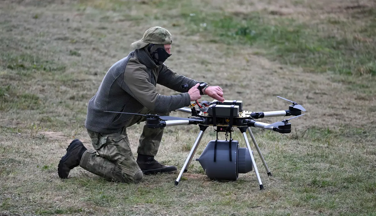 Latihan ini bertujuan untuk menunjukkan hubungan pertahanan yang erat antara Moskow dan Minsk, serta kekuatan militer Rusia. (Olesya KURPYAYEVA/AFP)