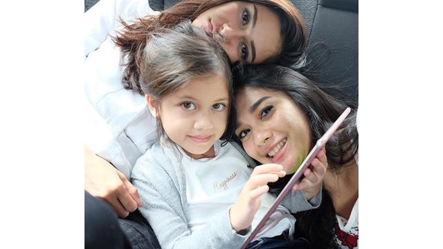 7 Momen Kebersamaan Nana dan Naysila Mirdad, Sibling Goals Banget