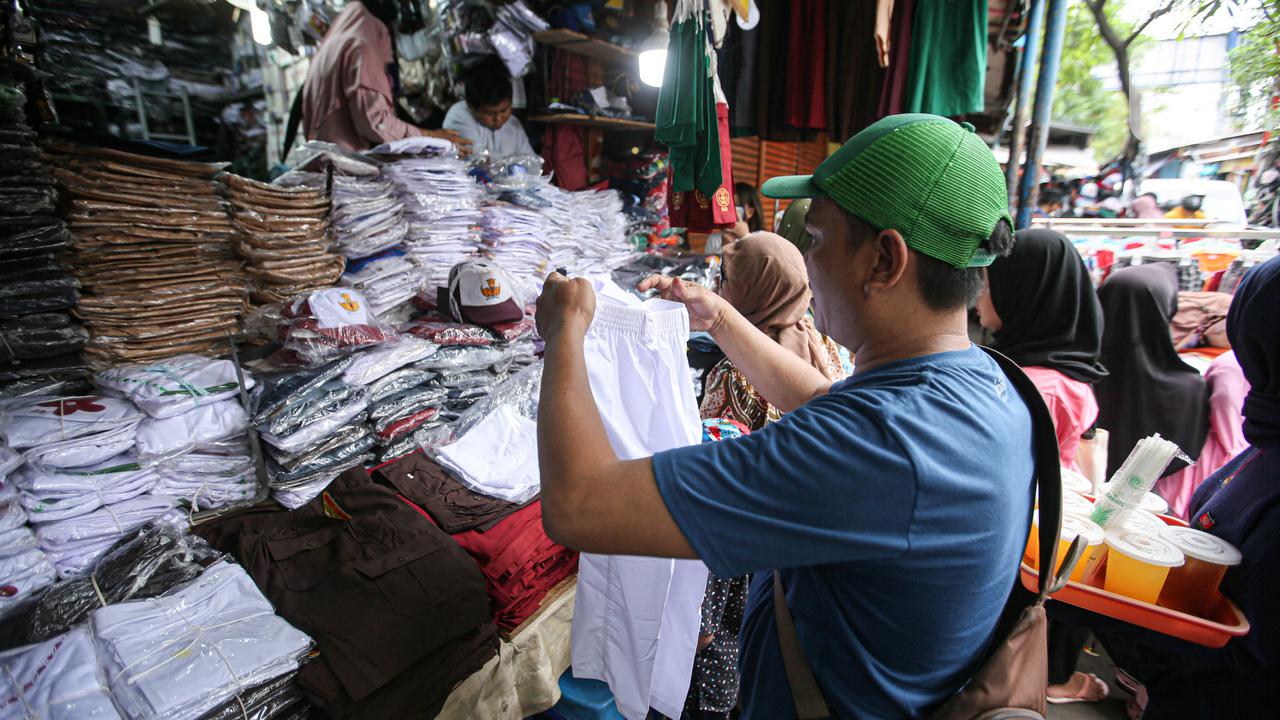 Seragam Sekolah Tahun Ajaran Baru