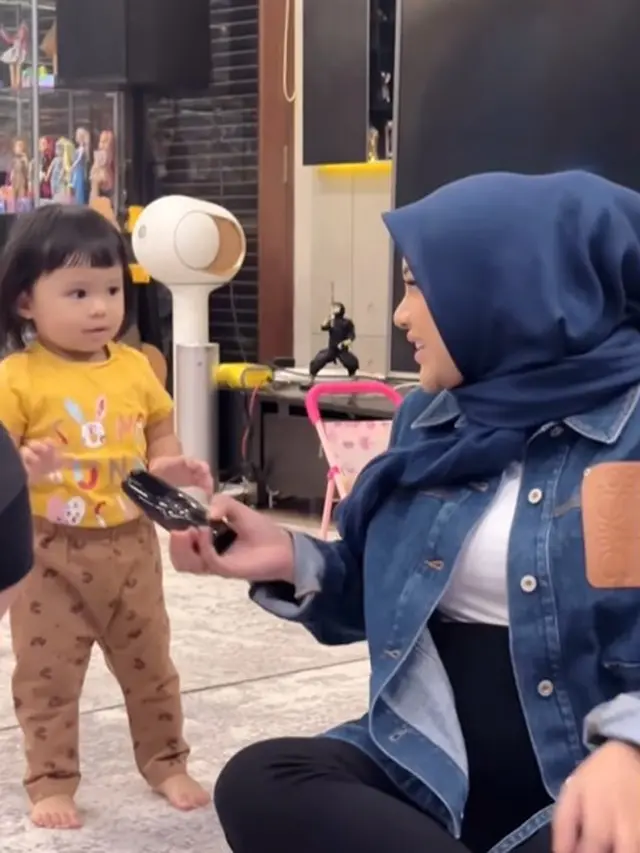 Ameena, anak Aurel dan Atta (Instagram/aurelie.hermansyah)