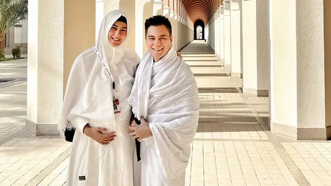 6 Momen Baim Wong dan Paula Verhoeven Lakukan Umrah Bersama, Sempat Diteriaki Fans