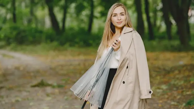 Tampil Stylish di Musim Penghujan dengan 6 Item Fashion Ini - 1