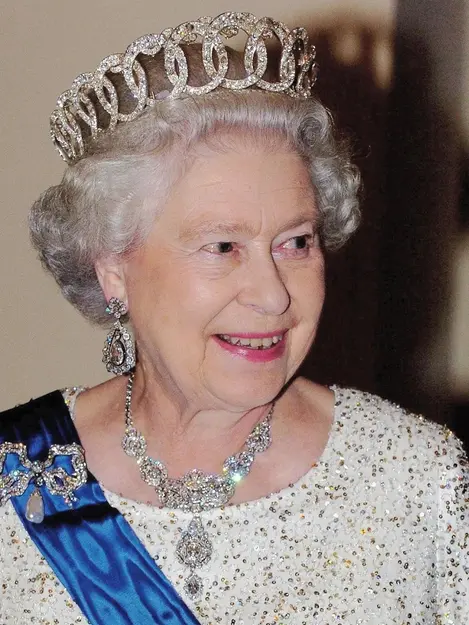 Mahkota Ratu Elizabeth II