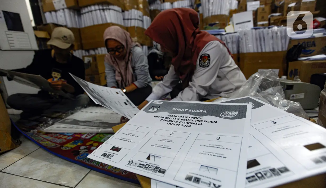 KPU Kota Tangerang Selatan menjamin ketersediaan alat bantu bagi pemilih tunanetra. (merdeka.com/Arie Basuki)