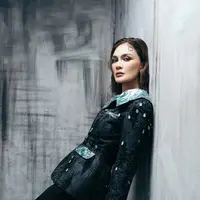 Intip potret couple energy dari Luna Maya dan Maxime Bouttier di pemotretan terbaru (@lunamaya)