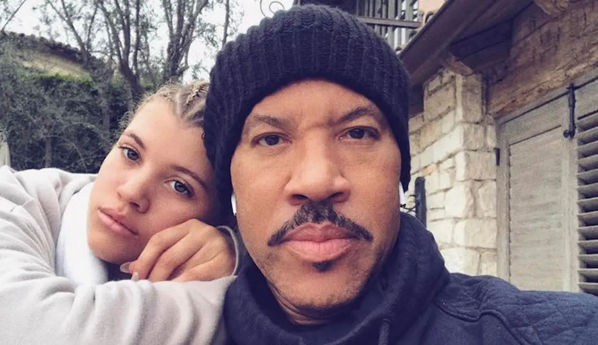 "Lionel tak menyukai hubungan mereka namun ia lebih memilih diam," ujar seorang sumber. (instagram/lionelrichie)