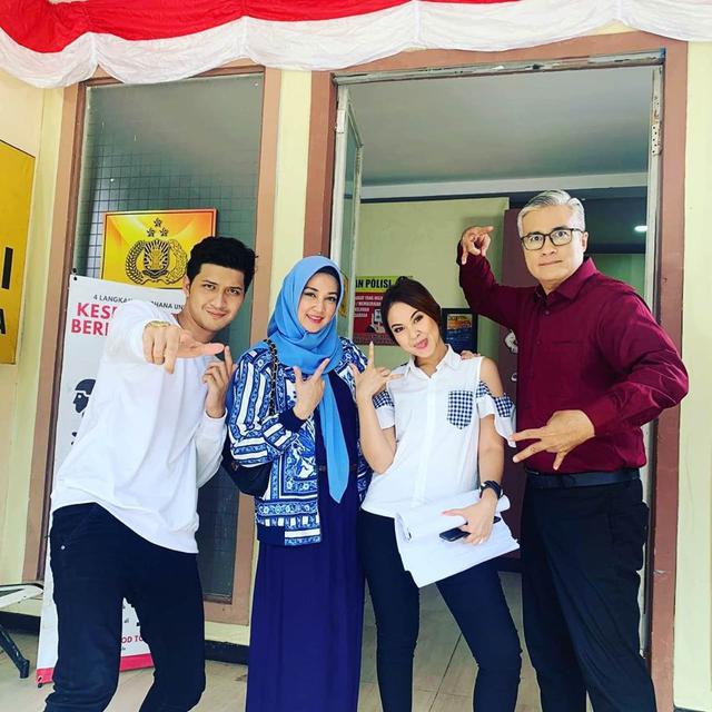 Pamit dari Sinetron, Ini 6 Potret Kebersamaan Aditya Zoni dan Pemain Cinta Karena Cinta