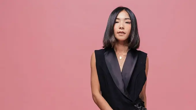 Busana dari brand lokal