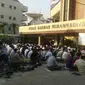 Umat Muslim Muhammadiyah melaksanakan salat Hari Raya Iduladha pada Rabu 23 September 2015 di kantor PP Muhammadiyah. (Liputan6.com/Hanz Jimenez Salim))