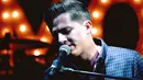 Keberhasilan karier yang telah dituai olehnya, kini Charlie Puth sukses tanda tangan kontrak dengan perusahaan label rekaman terkenal yaitu Atlantic Record. (AFP/Bintang.com)