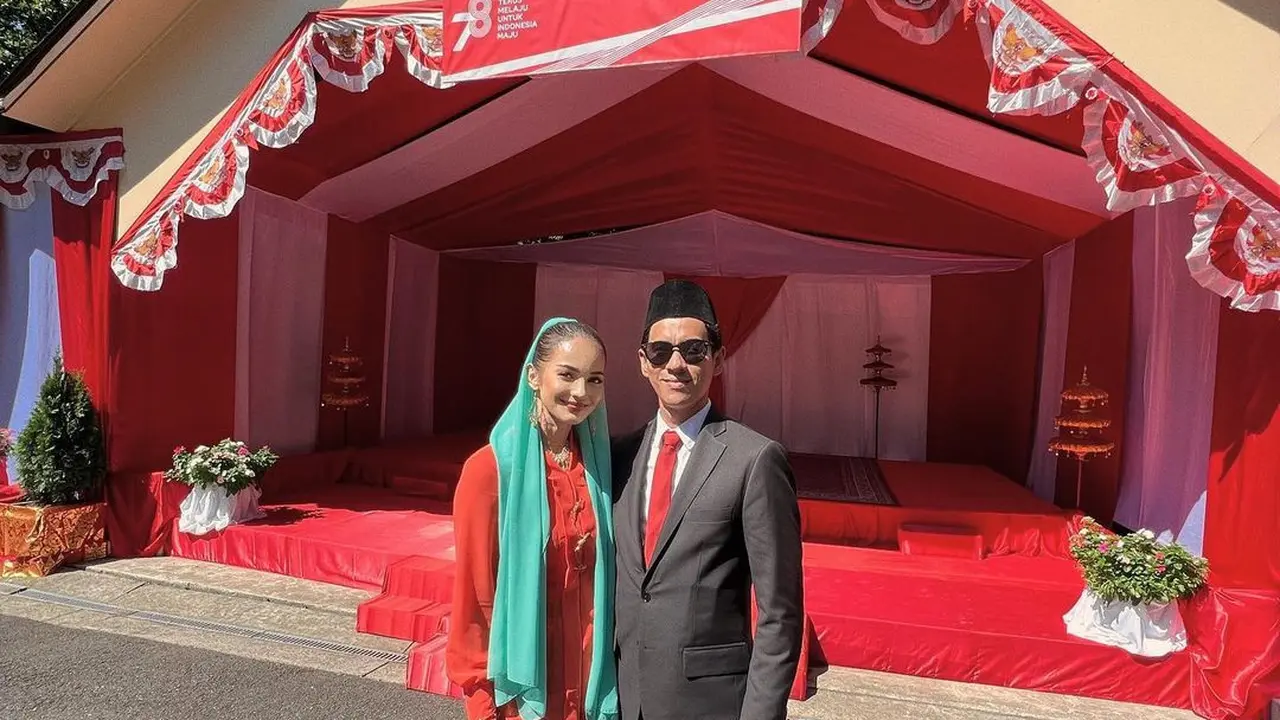 Jadi Istri Diplomat, 6 Gaya Enzy Storia yang Semakin Anggun dalam Balutan Kebaya di Amerika
