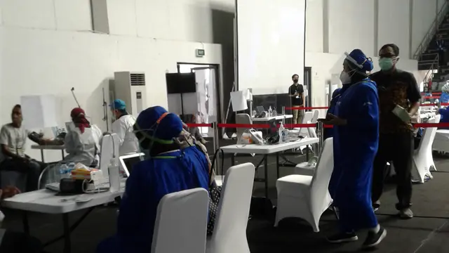 Vaksinasi COVID-19 awak media di GBK Senayan
