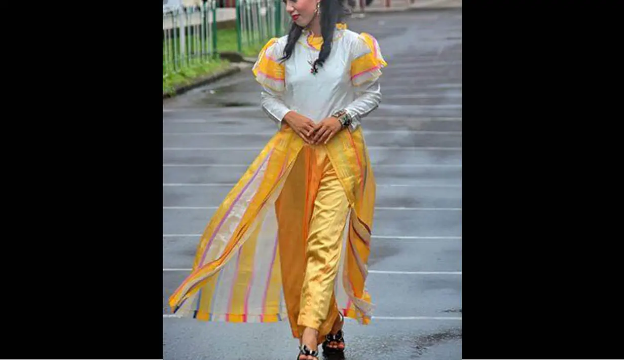 Gayatri Wailissa aktif di berbagai bidang di antaranya adalah instruktur teater, penyiar radio, penerjemah bahasa, dan menulis berbagai karya sastra. (twitter.com/MissGayatriWLSS)