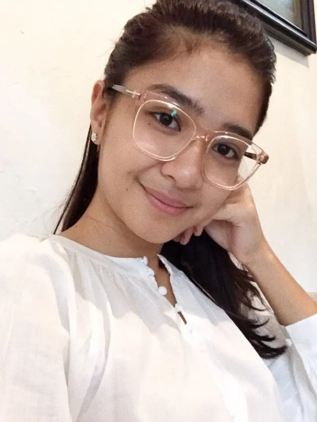 7 Potret Mikha Tambayong Tanpa Makeup Ini Tetap Terlihat Manis