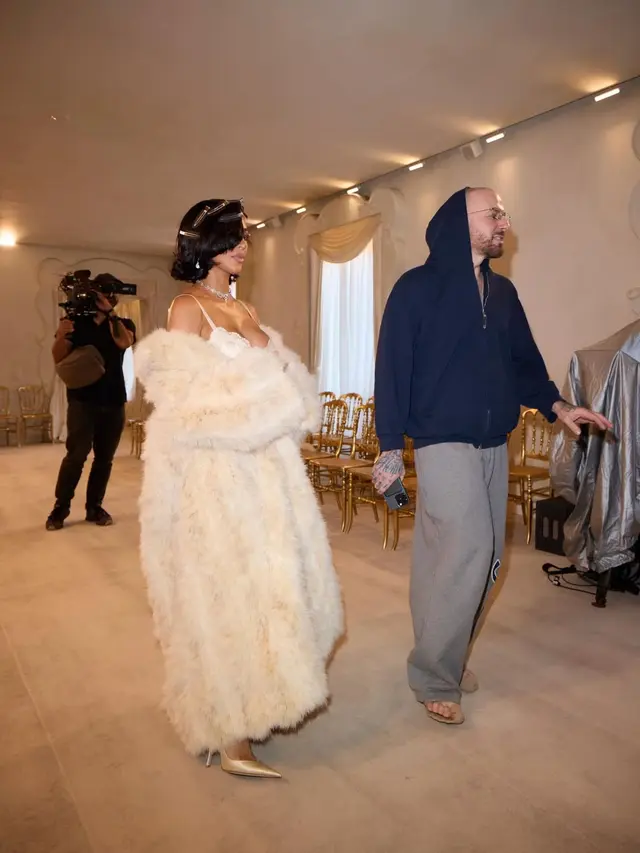 Balenciaga Tampilkan Model dengan Parkinson Disease di Balenciaga 54th Couture, Final Collection Demna