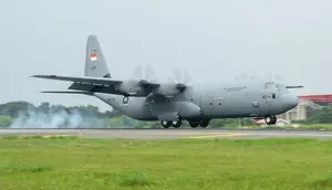 Pesawat C-130J Super Hercules kelima pesanan Menteri Pertahanan Prabowo Subianto tiba Lanud Halim Perdanakusuma, Jakarta, Kamis (16/5/2024). (Merdeka)
