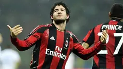 Ekspresi Alexandre Pato seusai mencetak gol dan mengantar AC Milan mengalahkan Napoli 3-0 dalam lanjutan Serie A di San Siro, 28 Februari 2011. AFP PHOTO/OLIVIER MORIN