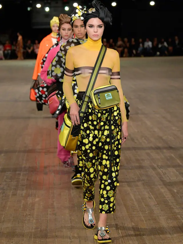 Kendall Jenner, Gigi dan Bella Hadid di New York Fashion Week