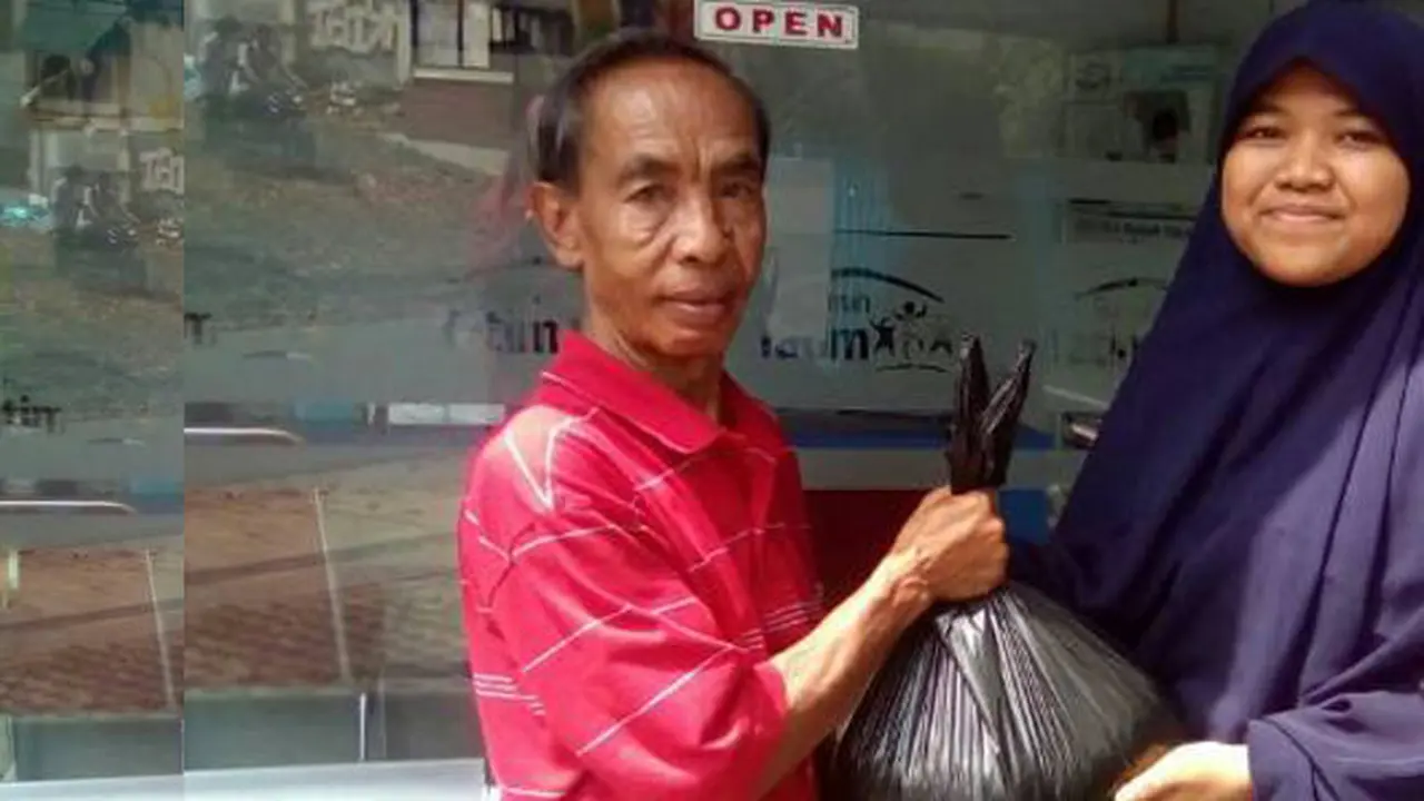Kisah Kakek Engkus, Hidup Sebatangkara di Rumah Tuanya