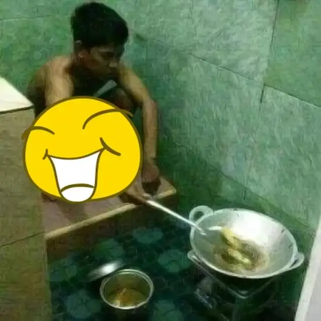 6 Kelakuan Absurd Cowok di Kamar Mandi, Lama Sampai Berjam-jam
