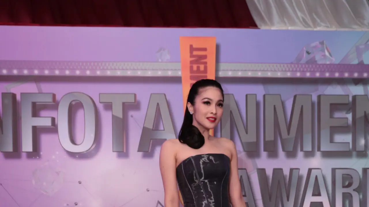 [Bintang] Sandra Dewi