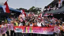 Anggota Disabilitas Indonesia Pospera (Posko Perjuangan Rakyat) Tuna Rungu Indonesia mendeklarasikan dukungan terhadap Jokowi di Jakarta, Minggu (19/8). Mereka mendeklarasikan dukungan kepada pasangan Jokowi dan Ma'ruf Amin. (Liputan6.com/Herman Zakharia)