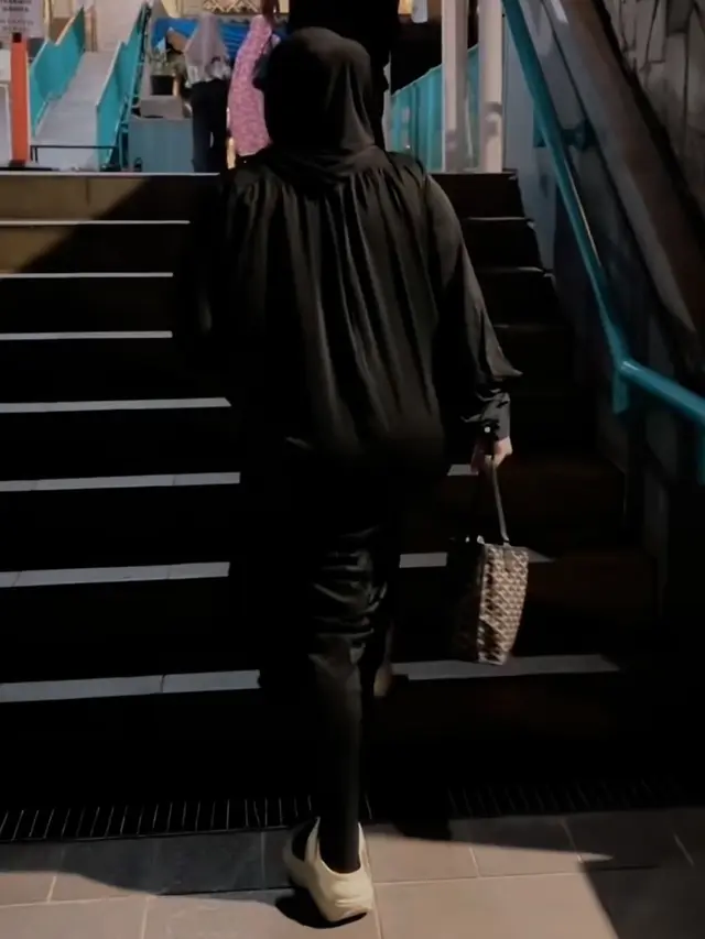 Aurel Hermansyah Shalat Tarawih Malam Pertama. [@aurelie.hermansyah]