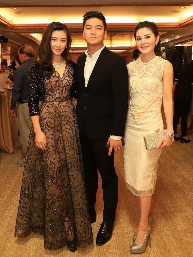 Jalan Bareng Boy William Calon Mertua Dianggap Pacar Showbiz Liputan6 Com