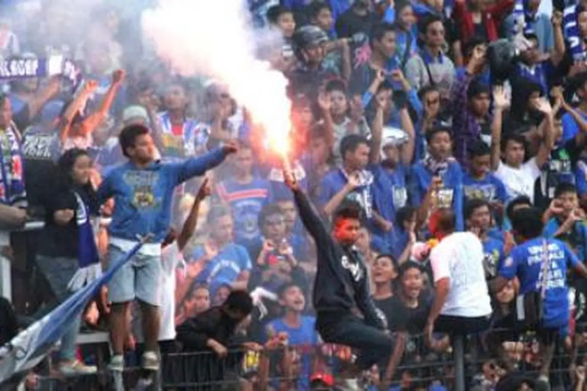 Bobotoh saat memberi dukungan di laga Persib (c) Huyogo Simbolon