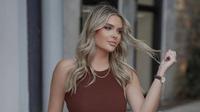 Potret Sarah Harris. (dok. Instagram @iamsarahharris/https://www.instagram.com/p/CdWgfsJhuXg/?hl=en/Natalia Adinda)