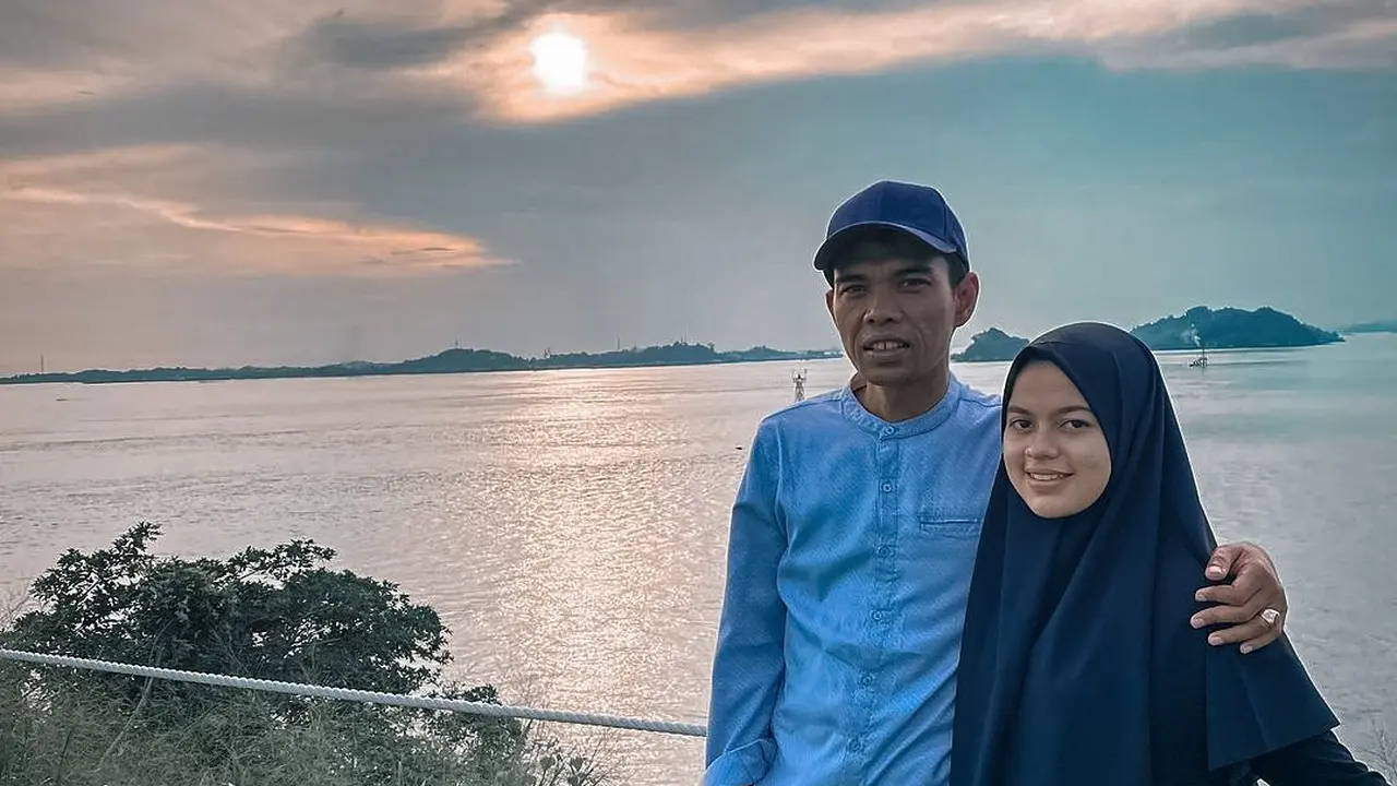 Ustaz Abdul Somad dan Fatimah Az Zahra (https://www.instagram.com/p/CParjlwHqhC/)