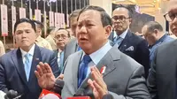 Presiden Prabowo Subianto usai  memberikan arahan tertutup kepada jajaran pimpiman Badan Pengelola Investasi (BPI) Daya Anagata Nusantara (Danantara) dan direksi BUMN dalam acara Town Jall Meeting Danantara di JCC Senayan, Senin (28/4/2025). (Foto: Liputan6.com/ Lizsa Egeham).