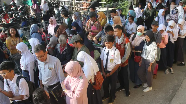 SMAN 1 Depok Diserbu Pendaftar PPDB