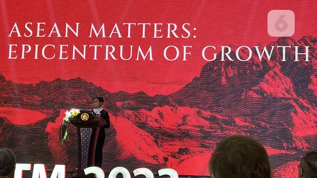 Menteri Luar Negeri RI Retno Marsudi dalam Pernyataan Pers Tahunan Menteri Luar Negeri 2023 (PPTM 2023). (Liputan6.com/R. Trimutia Hatta)